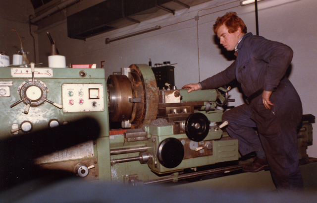 1977-Bernd an der erssten Maschine